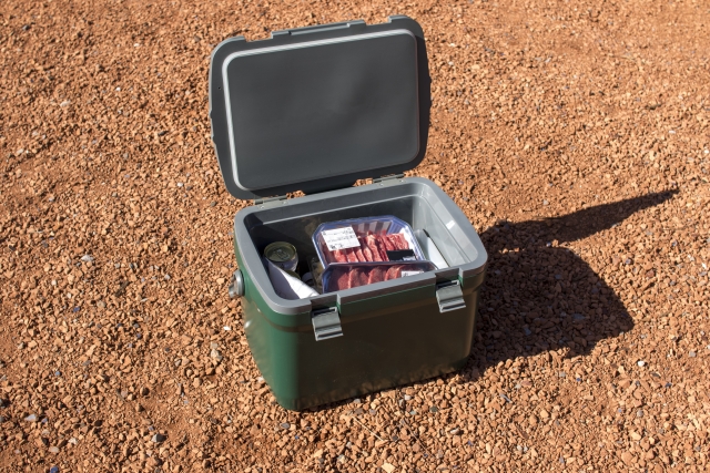 食材の入ったクーラーボックス