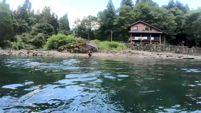 夏の川も貸し切り